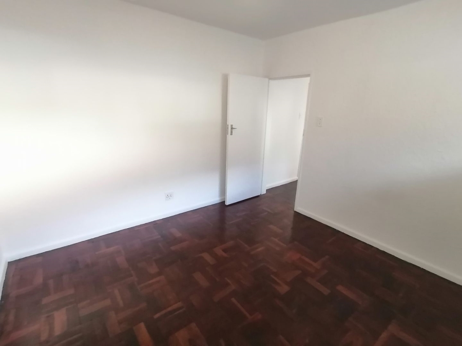 2 Bedroom Property for Sale in Vredehoek Western Cape